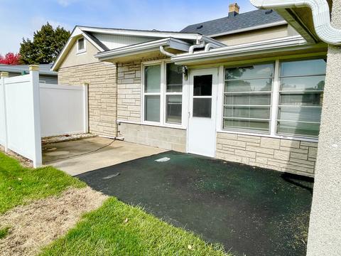 2108 6th St, Peru, IL 61354 photo 5