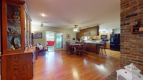 44 Maple Ct, Champaign, IL 61822 photo 9