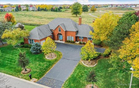 400 Fairway View Dr, Algonquin, IL 60102 photo 2