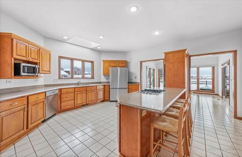 400 Fairway View Dr, Algonquin, IL 60102 photo 17