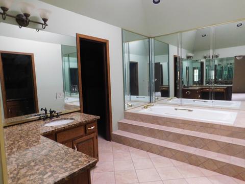 775 N Maple St, Addison, IL 60101 photo 29