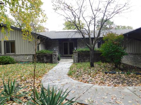 775 N Maple St, Addison, IL 60101 photo 3