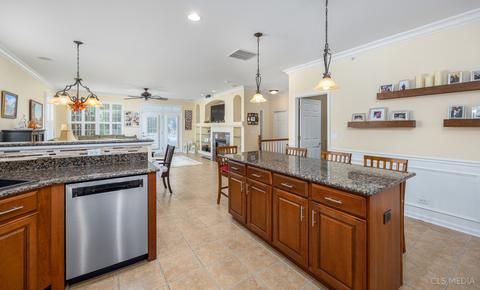 1855 Avon Dr, Hoffman Estates, IL 60192 photo 8