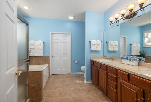 1855 Avon Dr, Hoffman Estates, IL 60192 photo 15