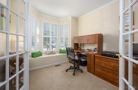 1855 Avon Dr, Hoffman Estates, IL 60192 photo 3