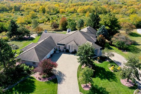 1051 Country Ln, Bourbonnais, IL 60914