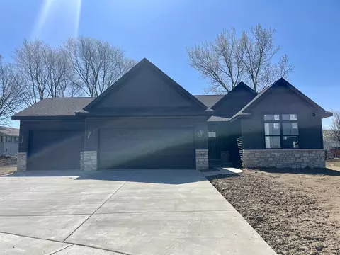 2804 Steppe Ln, Bloomington, IL 61704