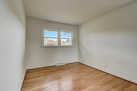 475 Vassar Ln, Des Plaines, IL 60016 photo 22