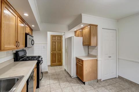 475 Vassar Ln, Des Plaines, IL 60016 photo 15