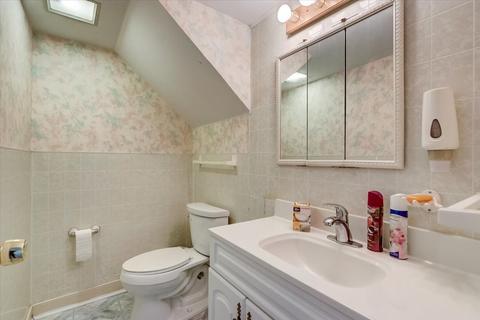 475 Vassar Ln, Des Plaines, IL 60016 photo 41