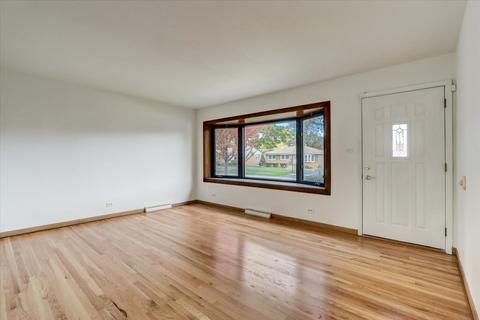475 Vassar Ln, Des Plaines, IL 60016 photo 5