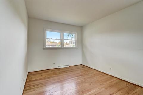 475 Vassar Ln, Des Plaines, IL 60016 photo 26