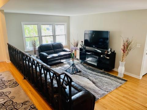 1025 Arnold Ct, Des Plaines, IL 60016 photo 8