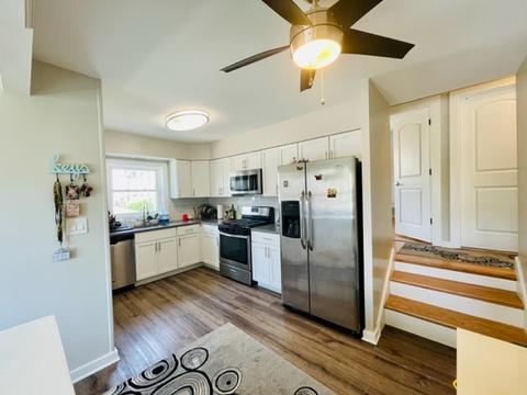 1025 Arnold Ct, Des Plaines, IL 60016 photo 5