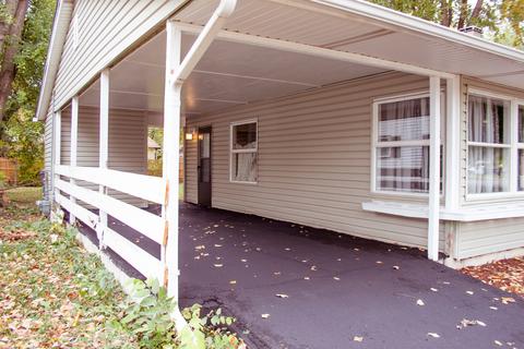 1966 E Spruce St, Kankakee, IL 60901 photo 2