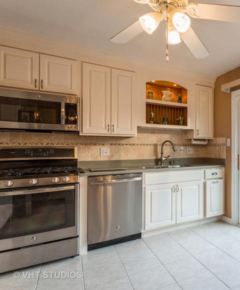 1108 Kent Ct, Wheaton, IL 60189 photo 3
