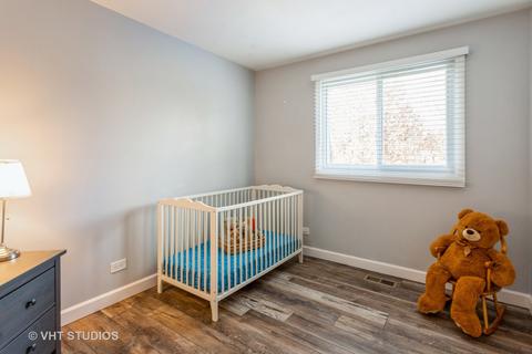 1108 Kent Ct, Wheaton, IL 60189 photo 9