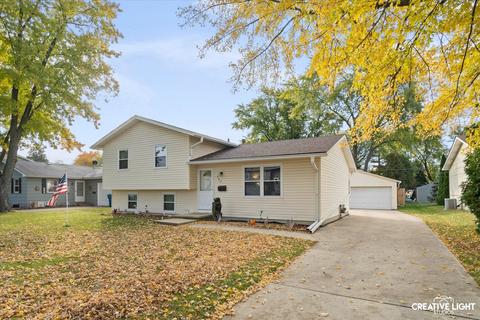 562 Manor Pl, Aurora, IL 60506 photo 2