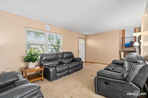 562 Manor Pl, Aurora, IL 60506 photo 4