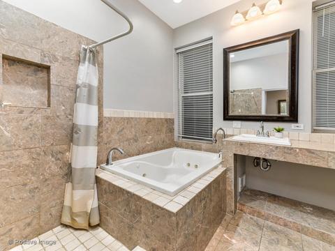 1344 N Artesian Ave, Chicago, IL 60622 photo 12