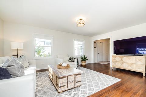 113 E 12th Ave, Naperville, IL 60563 photo 6