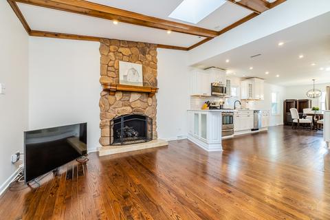 113 E 12th Ave, Naperville, IL 60563 photo 15