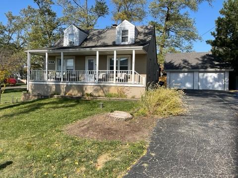 944 Fairway St, Glen Ellyn, IL 60137