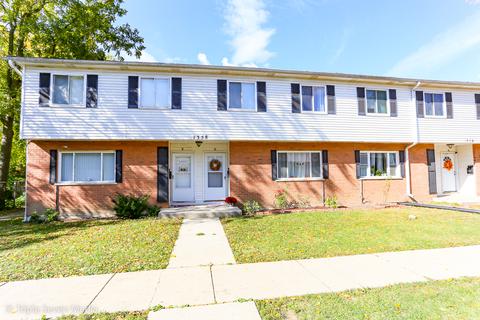 1358 Monomoy St #E, Aurora, IL 60506 photo 1
