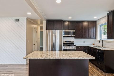 8321 S Keating Ave, Chicago, IL 60652 photo 3