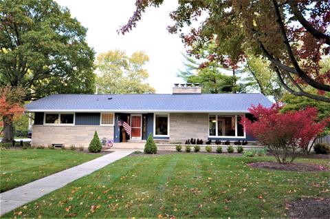 425 Maple Ln, Geneva, IL 60134 photo 2