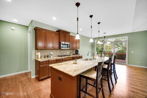 1345 Campbell Ave, Wheaton, IL 60189 photo 4