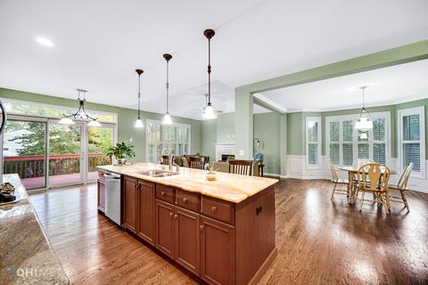 1345 Campbell Ave, Wheaton, IL 60189 photo 3