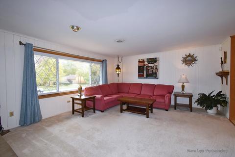 744 Diane Ave, Elgin, IL 60123 photo 5