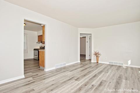 1905 Oak Dr, Mchenry, IL 60050 photo 5