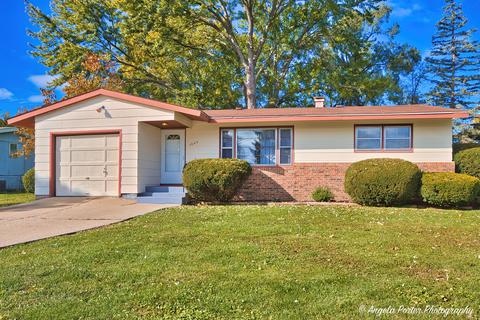 1905 Oak Dr, Mchenry, IL 60050 photo 1