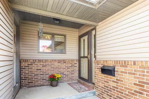 16225 S Peerless Dr, Plainfield, IL 60586 photo 2