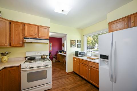 922 S Gables Blvd, Wheaton, IL 60189 photo 9
