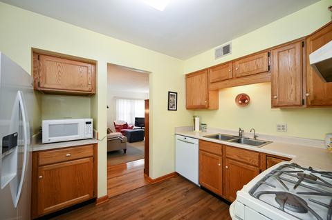 922 S Gables Blvd, Wheaton, IL 60189 photo 7