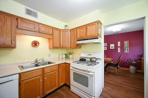 922 S Gables Blvd, Wheaton, IL 60189 photo 8