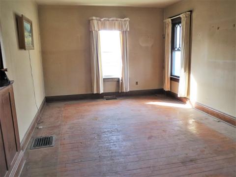 356 W Everett St, Dixon, IL 61021 photo 6