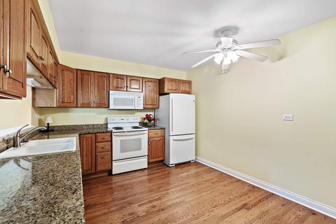 2 Chichester On Asbury, Rolling Meadows, IL 60008 photo 3