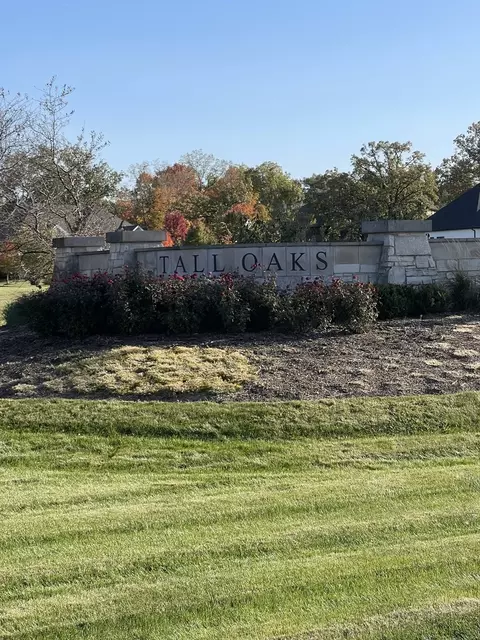 165 Winding Hill Dr, Elgin, IL 60124