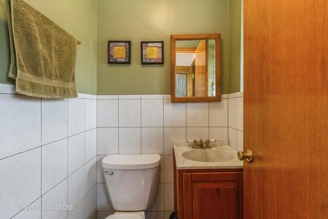 7807 W 74th Pl, Bridgeview, IL 60455 photo 6