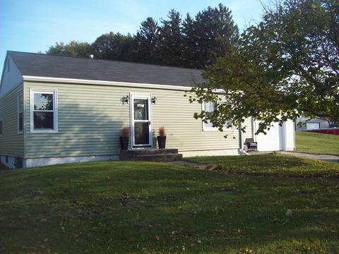 307 Red Oak Rd, Walnut, IL 61376 photo 1