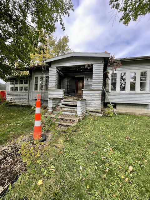 422 Maple St, Chenoa, IL 61726 photo 2