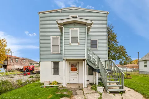 7043 W 71st St, Chicago, IL 60638