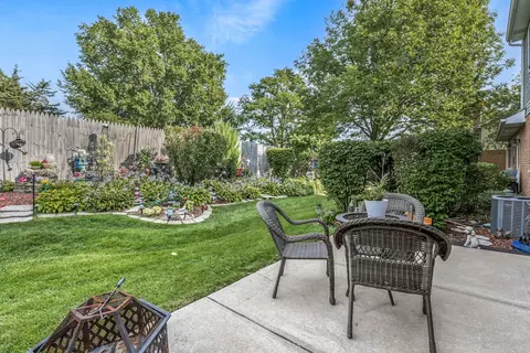 8635 Pearson Dr, Darien, IL 60561 photo 19