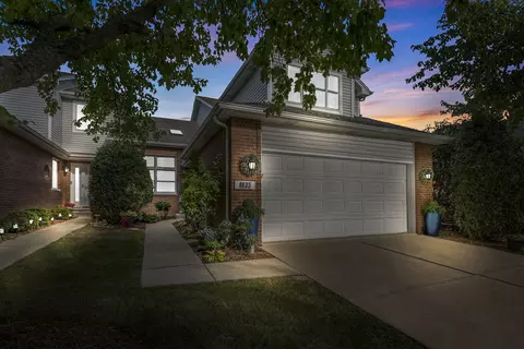 8635 Pearson Dr, Darien, IL 60561 photo 1