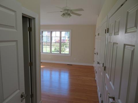 1225 Blackhawk Dr, Elgin, IL 60120 photo 13