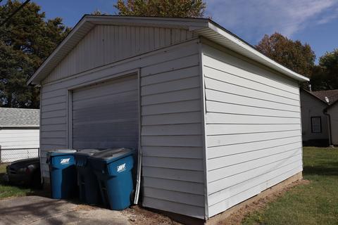 481 N Adams St, Kankakee, IL 60901 photo 3